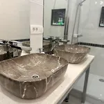 Apartman The V *