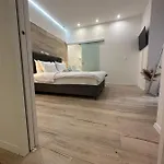 Apartament The V