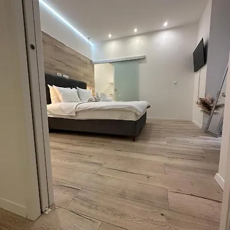 Apartment The V